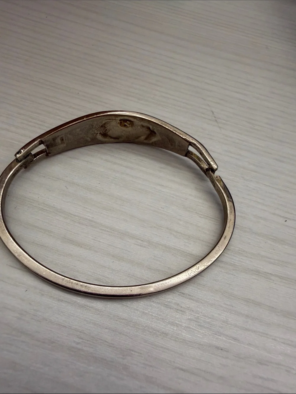 Silver-tone Floral Inlay Bracelet - Coral and White